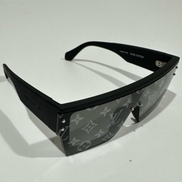 Louis Vuitton Black Monogram LV Reflective Sunglasses mens NEW - Picture 2 of 5